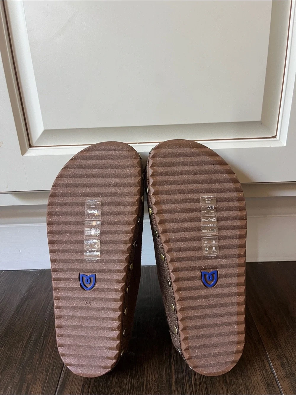 NWT ROTHY’S STUDDED CASUAL CLOG - Picture 7 of 7